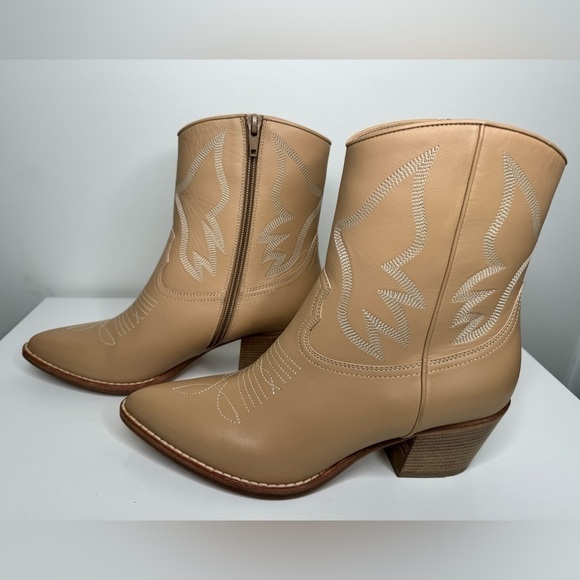 Valentino Garavani Calfskin Embroidered Texan Cowboy Ankle Boots - Size 39.5 - Picture 3 of 7